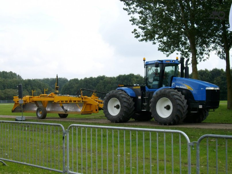 Нью Холланд 9040