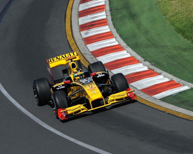 Болид Рено 2010