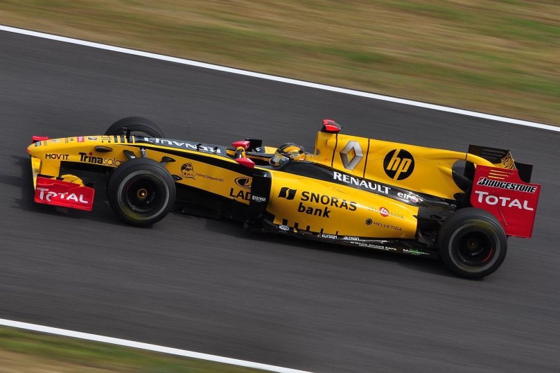 Фото очень старого болида Ягуар