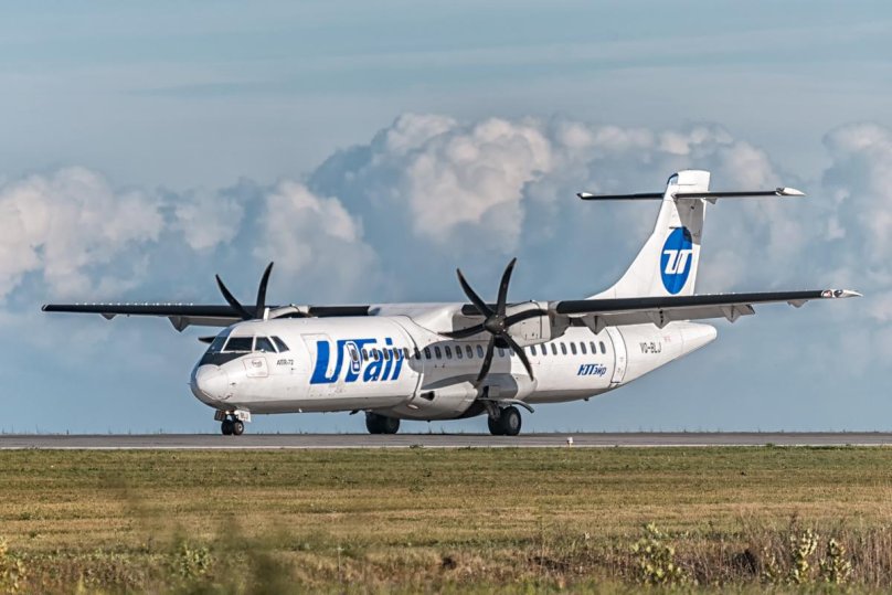 ЮТЭЙР ATR 72 самолет