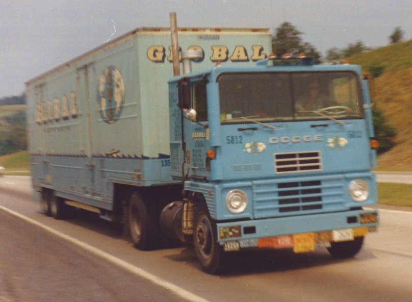 Dodge Ln 1000 Semi Truck