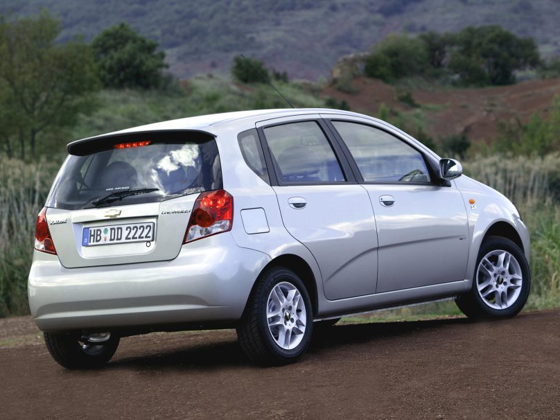 Chevrolet Aveo t200 хэтчбек