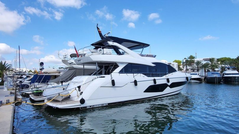 Azimut 50 яхта