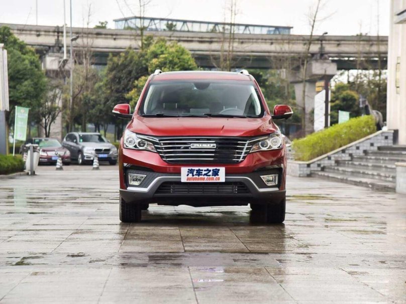 Китайский семиместный автомобиль на российском рынке