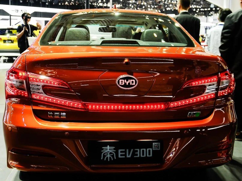BYD Qin ev300
