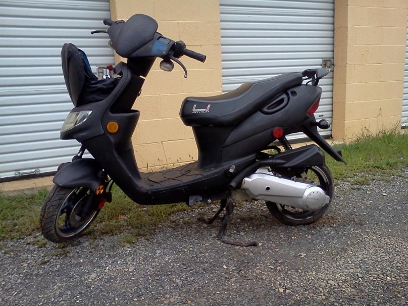 Скутер Vento zip r3i