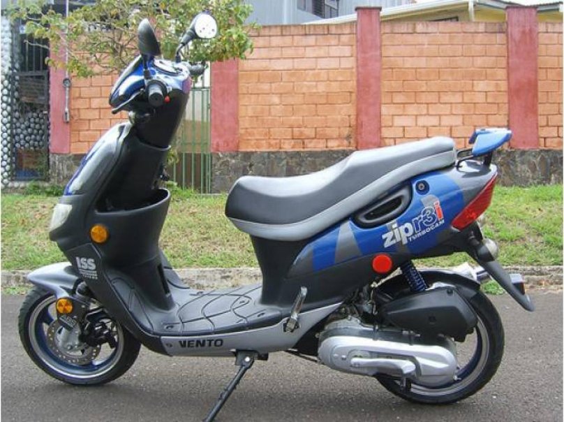 Скутер Vento zip r3i