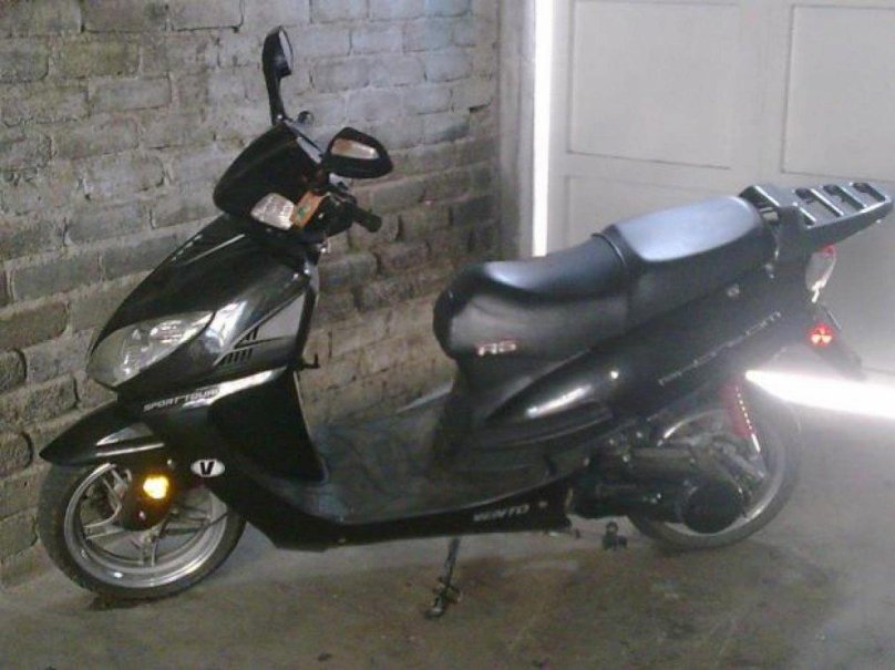 Скутер Vento Phantom