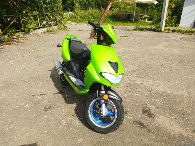 Скутер Vento Triton r4