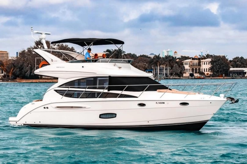Cruisers Yachts 390 Sports Coupe
