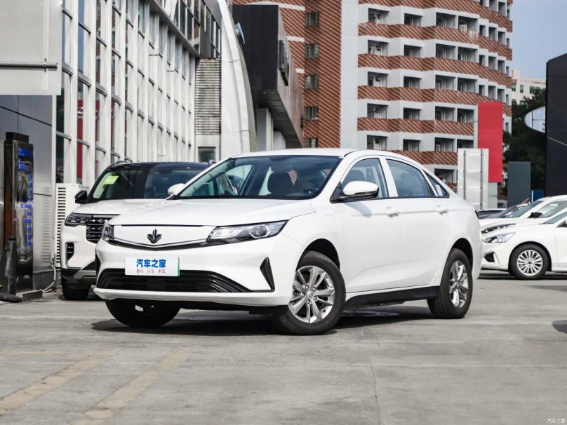 Китайский седан 2023