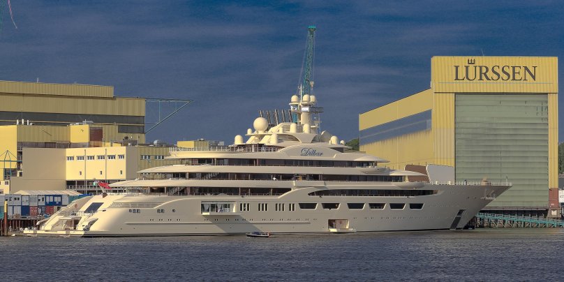 Мега яхта Dilbar