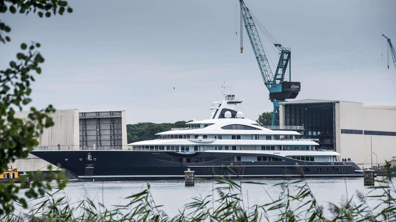 Яхта Lurssen tis