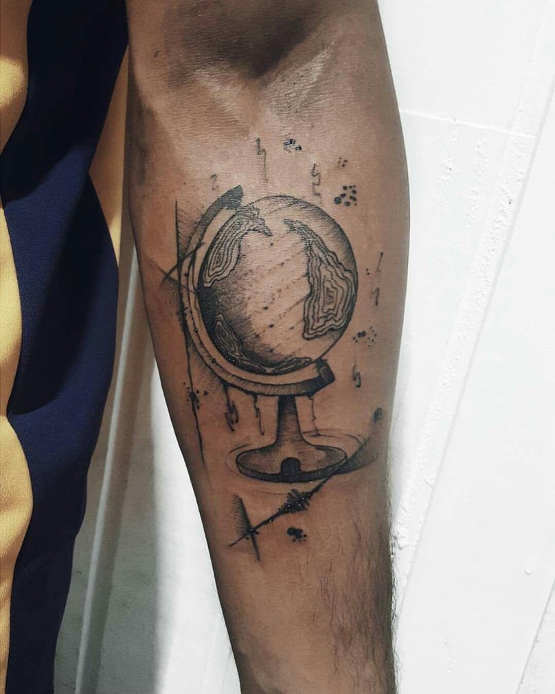 Тату с глобусом мужские