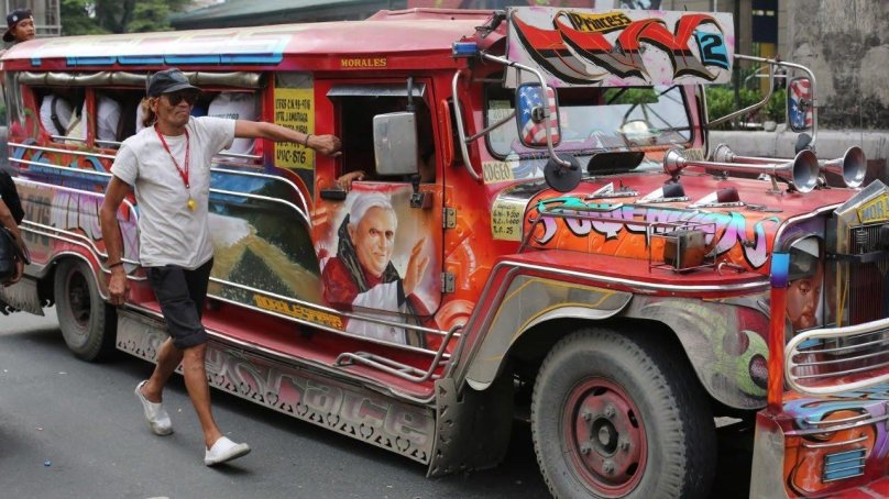 Джипни микроавтобус