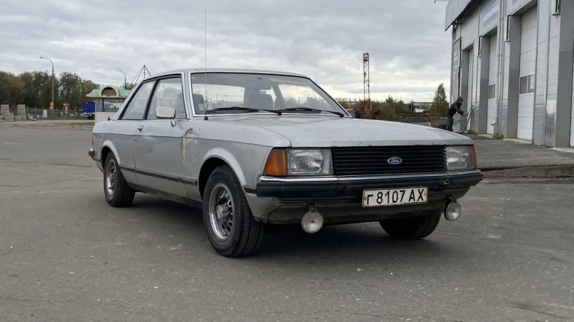 Ford Granada mk1 задняя панель