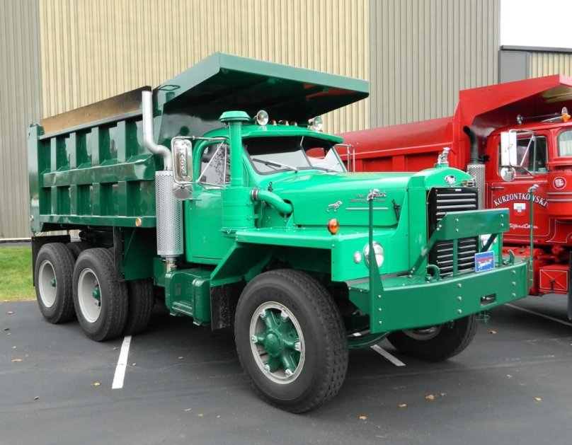 Mack 124 самосвал