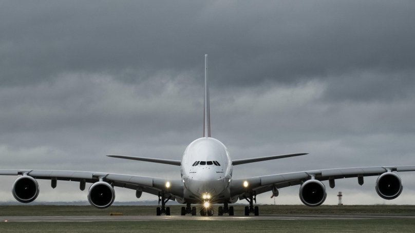 Airbus a380 взлет