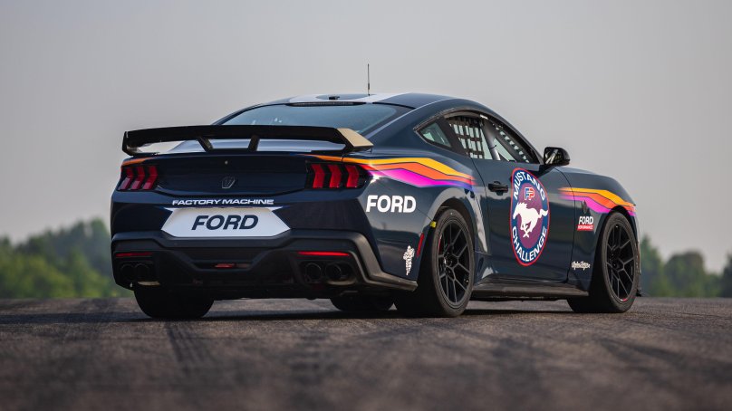 Форд Мустанг дарк Хорс