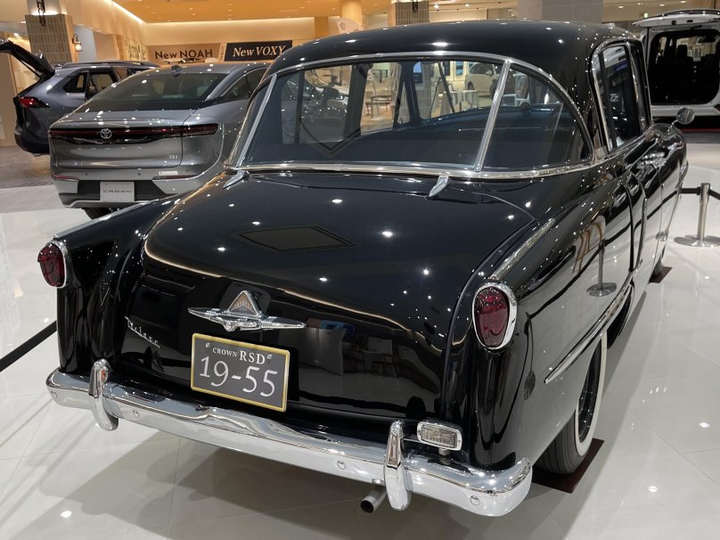 Toyopet Crown RS
