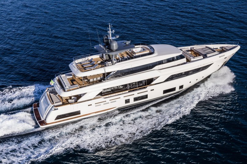 Custom line Navetta 37