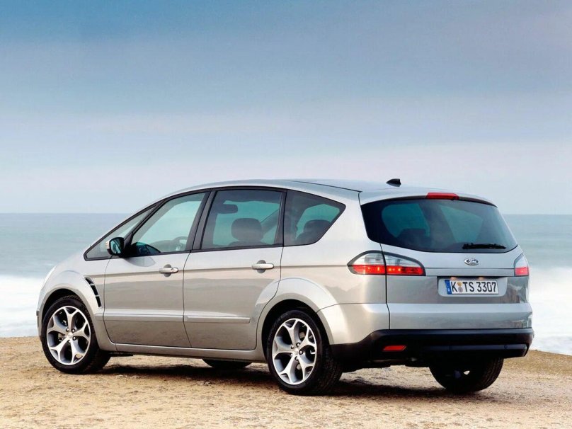 Ford s Max 2