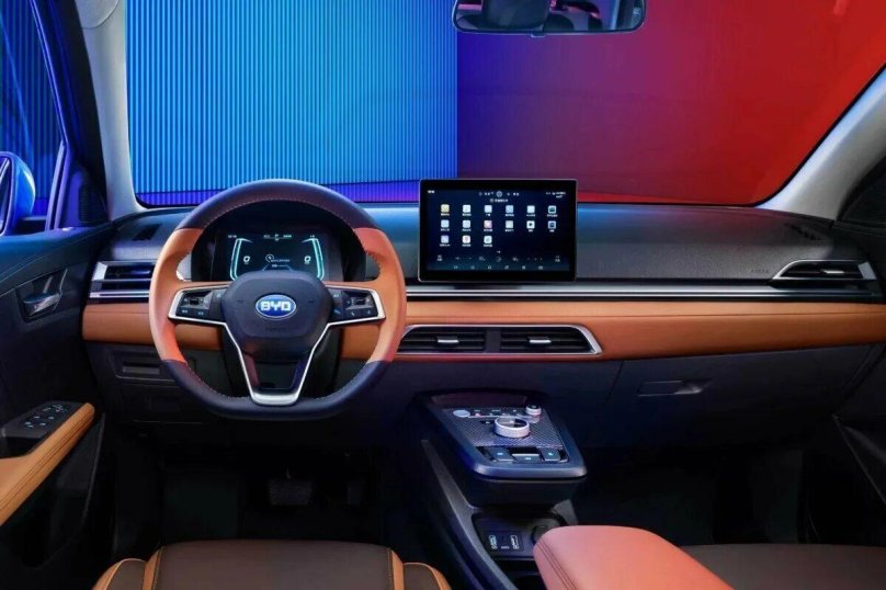 BYD e2 электромобиль