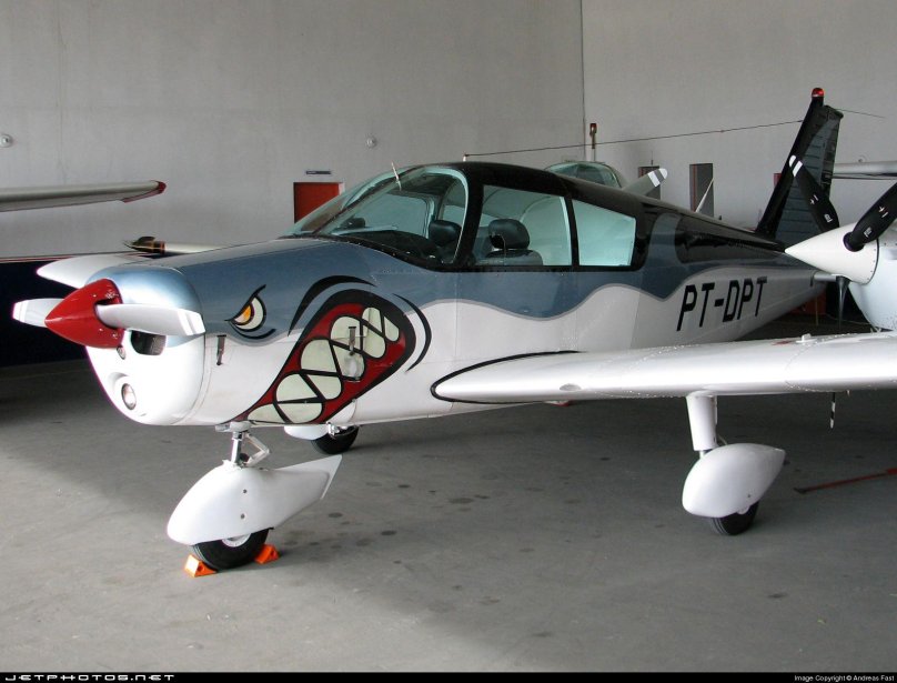 Piper Cherokee 140 aircraft