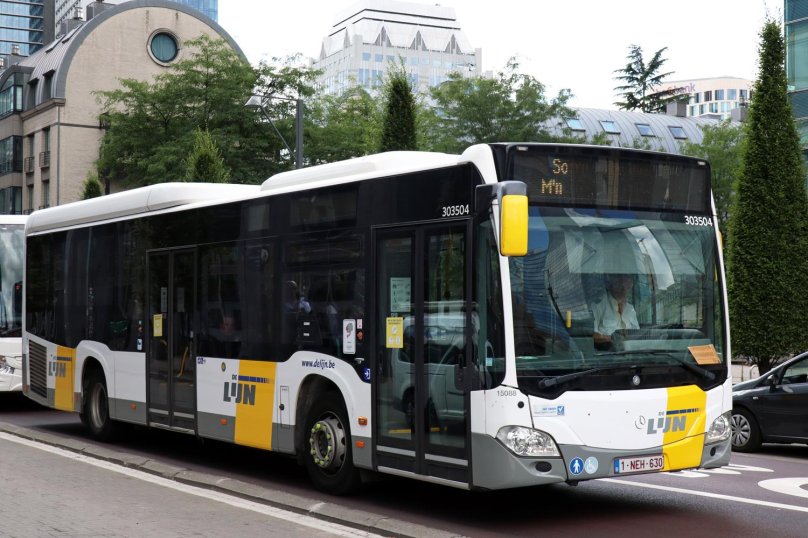 Городской автобус Мерседес Citaro зад