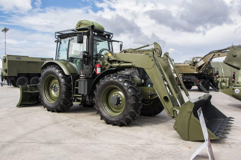 КДМ 5280 военный трактор
