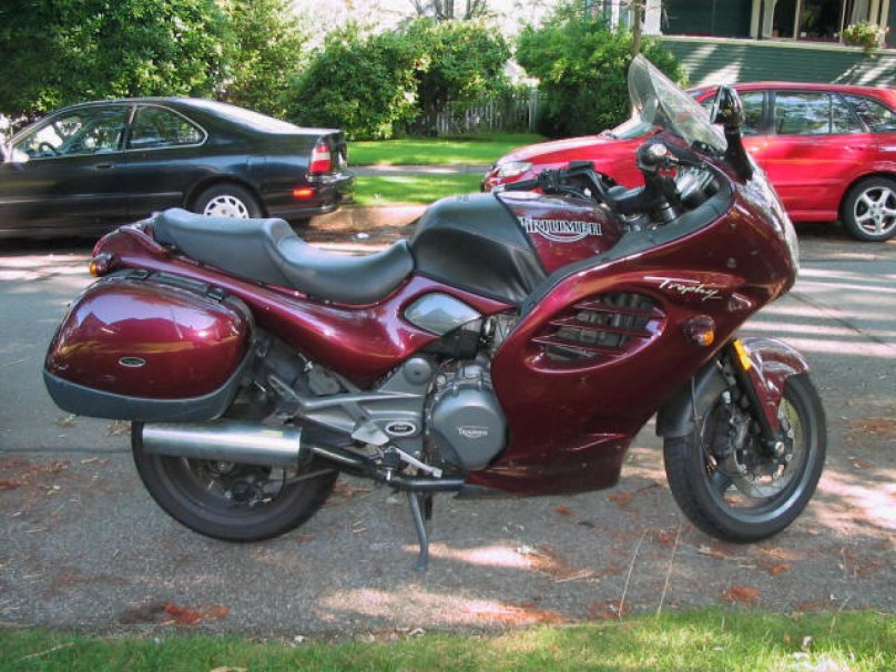 Триумф трофи 900