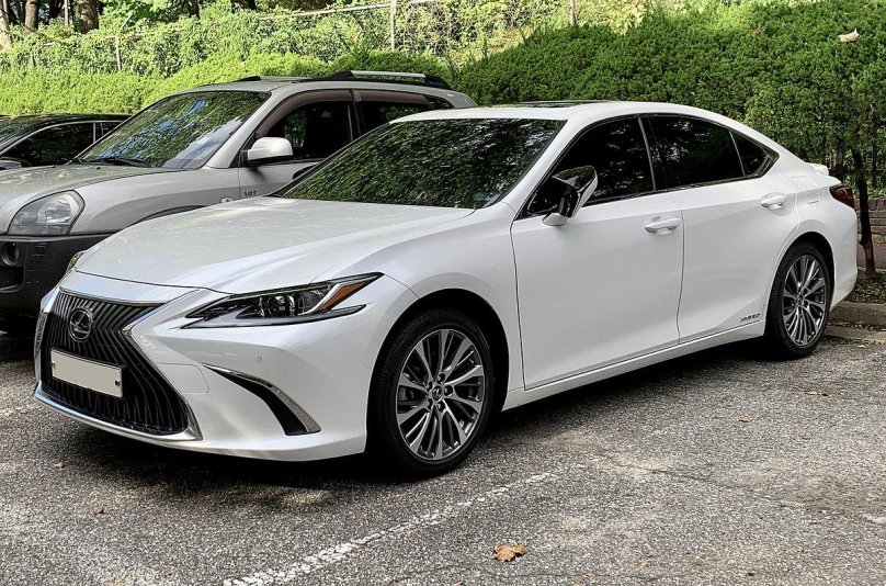 Lexus es300 2020