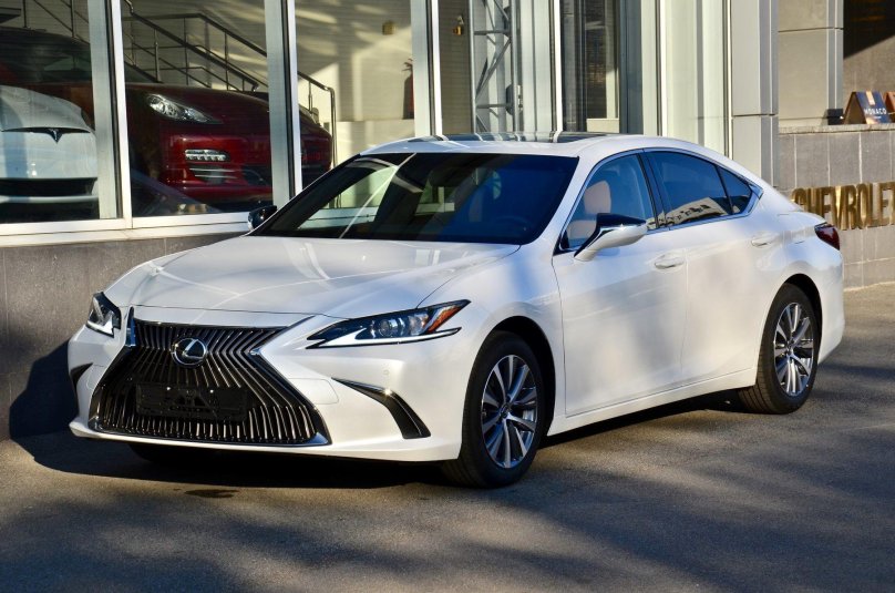 Лексус ЕС 250 2018