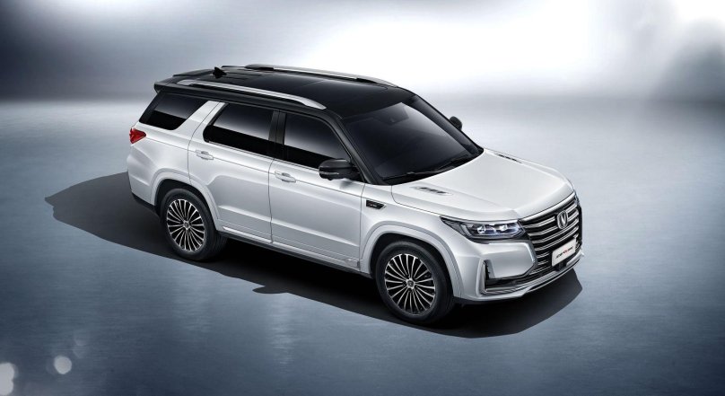 Китайский кроссовер Чанган cs95