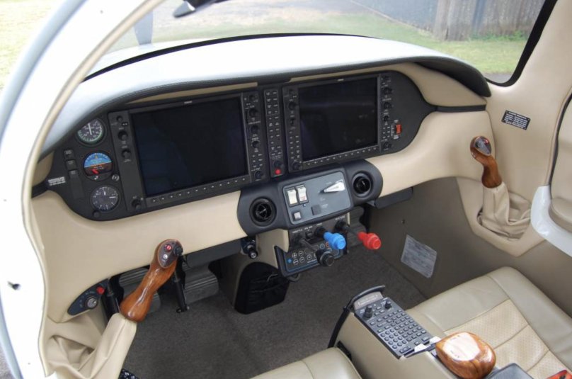 Cessna 182 салон