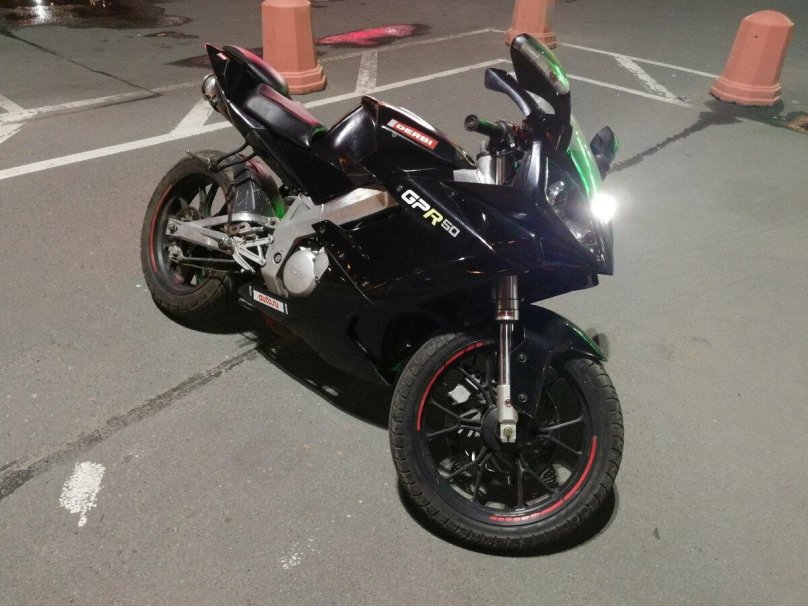 Derbi GPR 125 черный