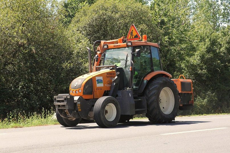 Трактор Renault