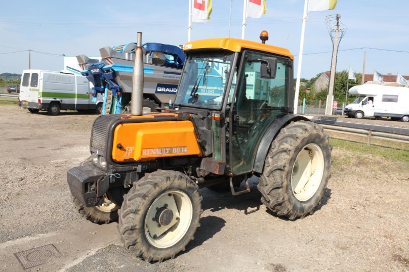 Tractor Renault 651.