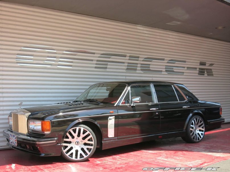Роллс Ройс 1990 года