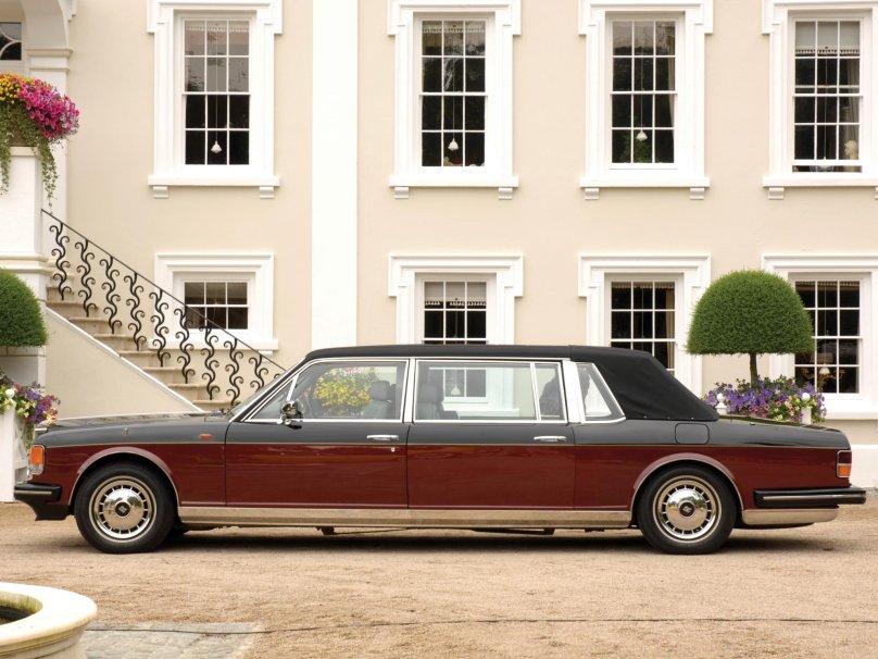 Роллс Ройс Силвер спирит