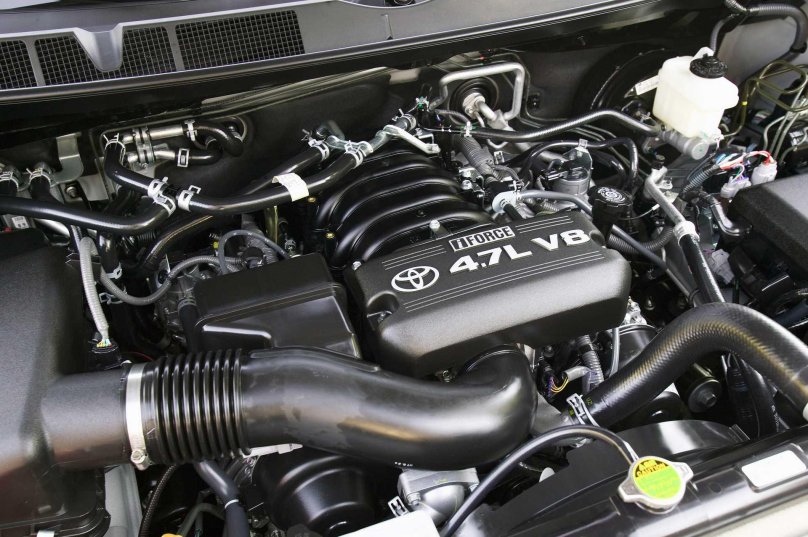 Toyota Sequoia 2008 v8 HP