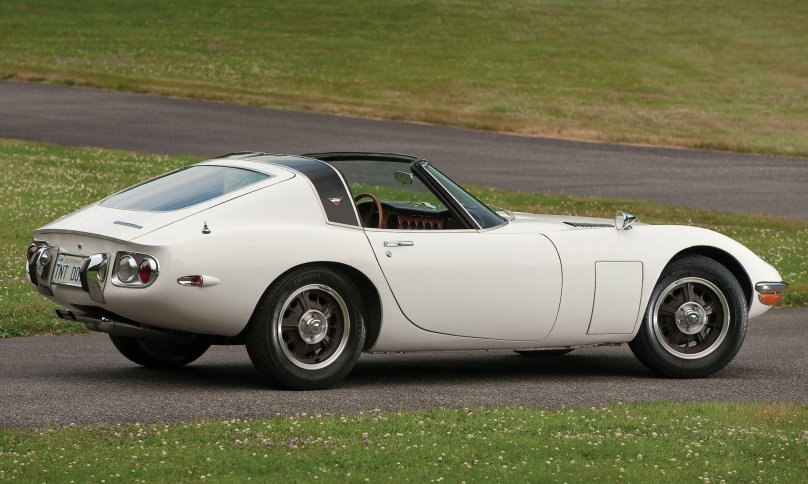1966 Toyota 2000gt.