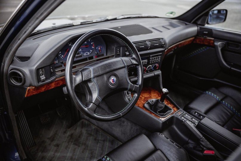 Alpina b10 Biturbo engine