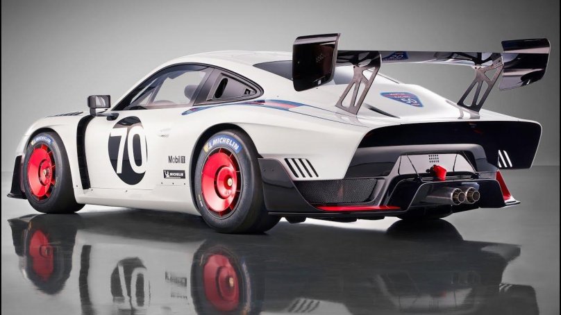 Porsche 935 2019