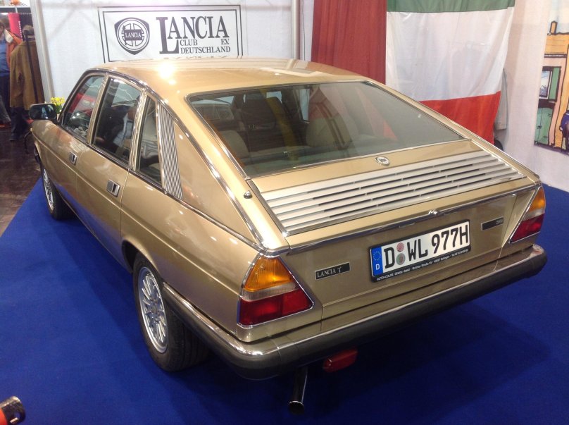 Лянча гамма универсал