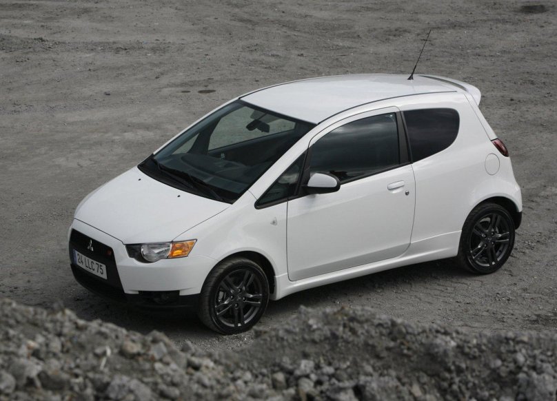 Митсубиси Кольт хэтчбек