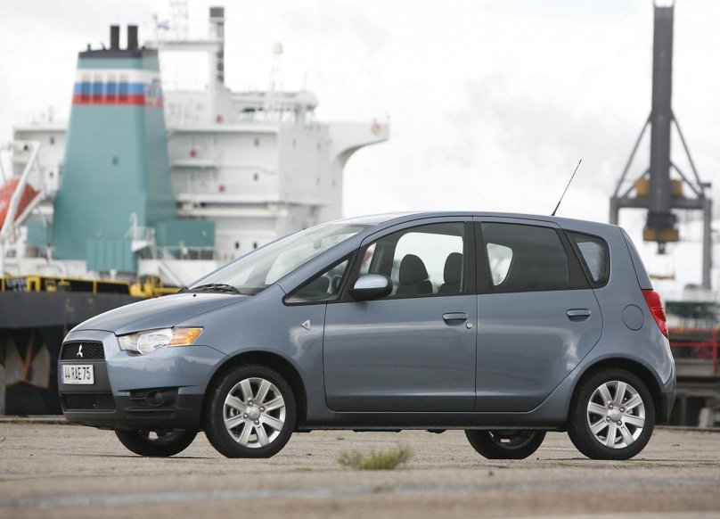 Mitsubishi Colt хэтчбек