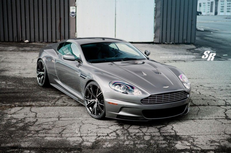 Астон Мартин ДБС
