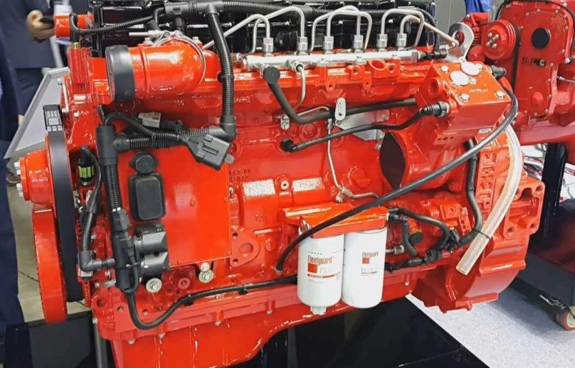 Двигатель cummins ISB6.7e4 300