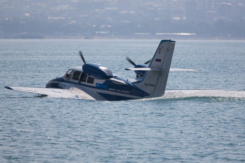 Самолет бе 103